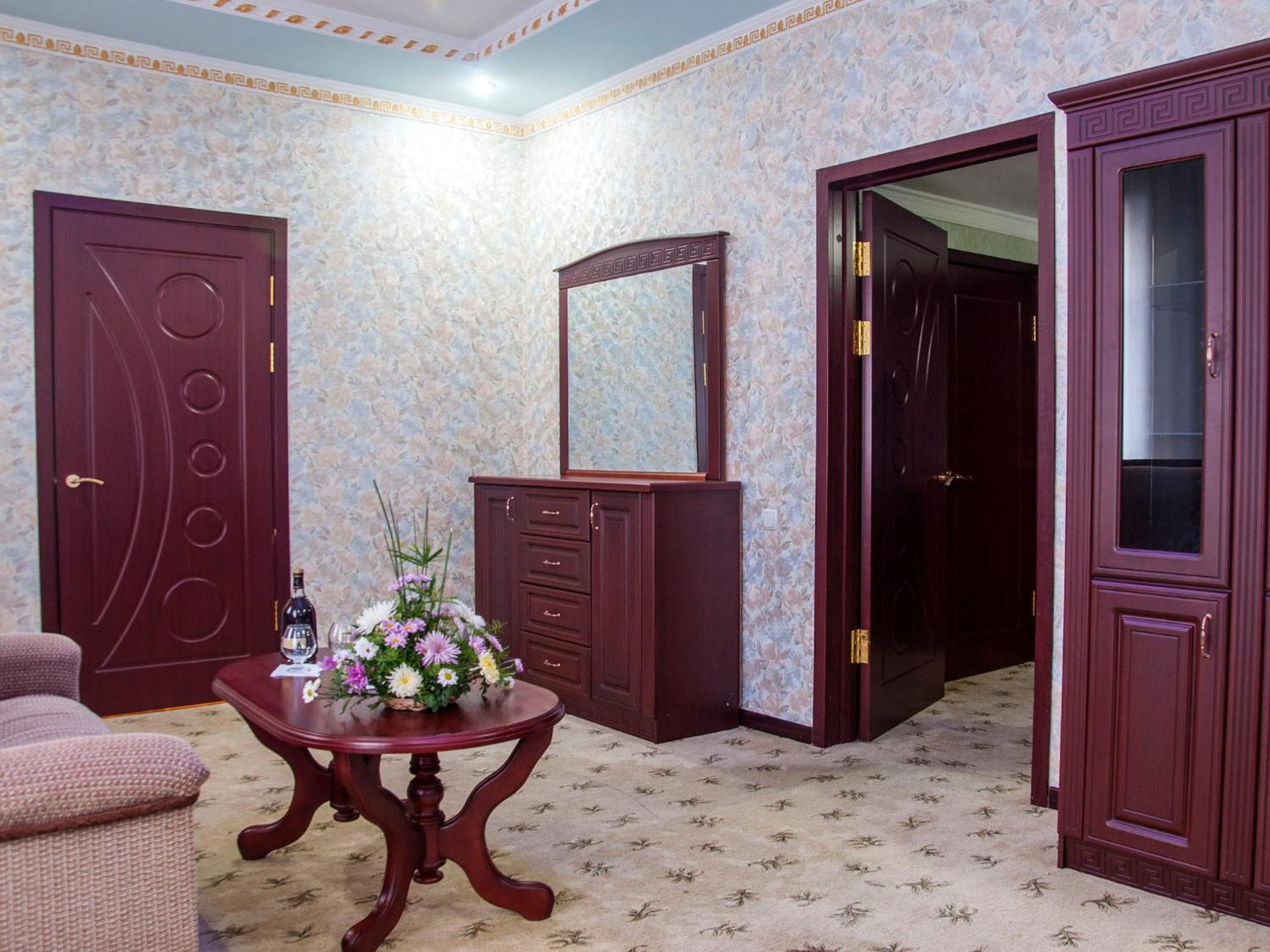 Golden Valley Hotel Tashkent Exterior photo