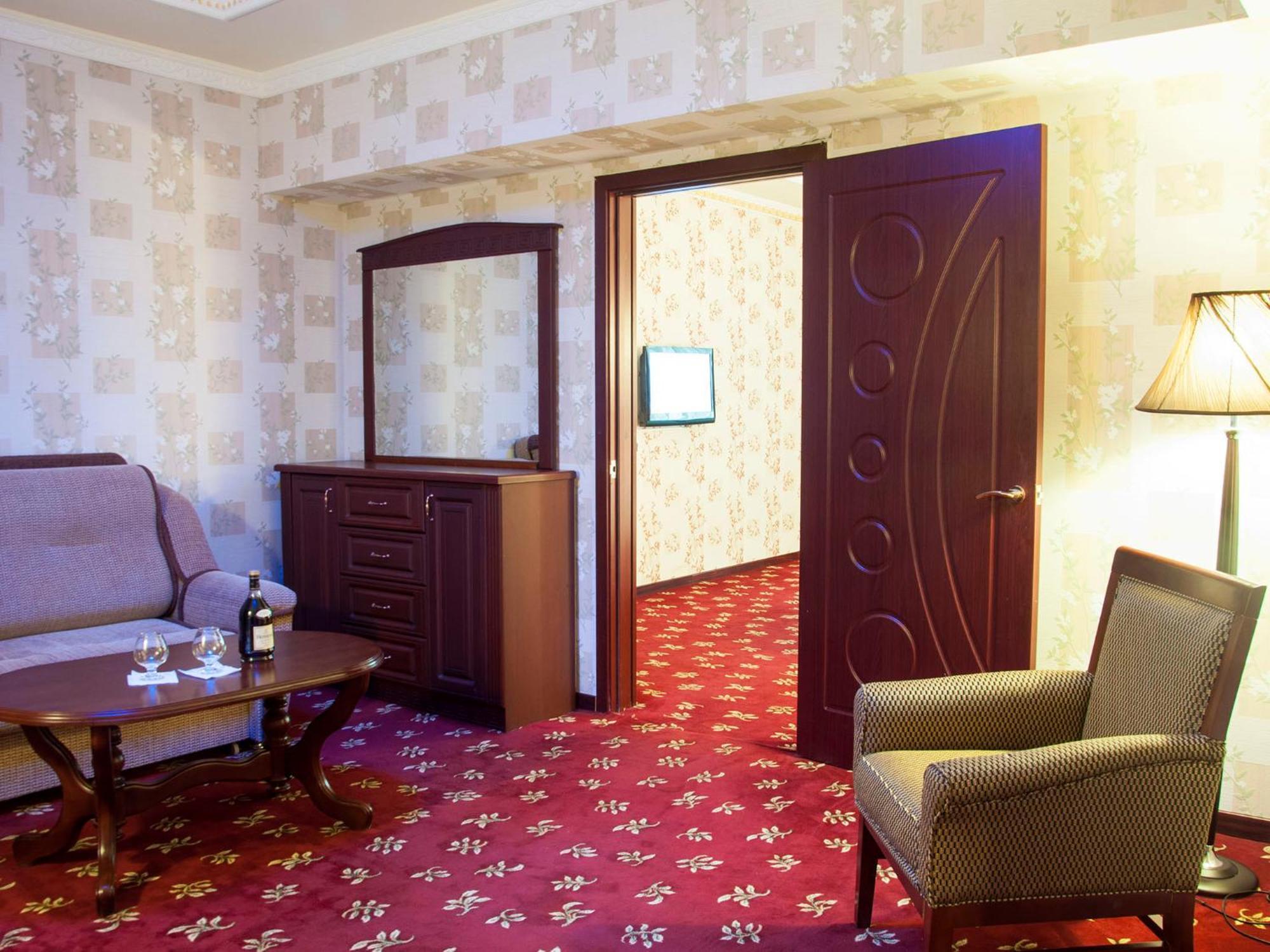 Golden Valley Hotel Tashkent Exterior photo