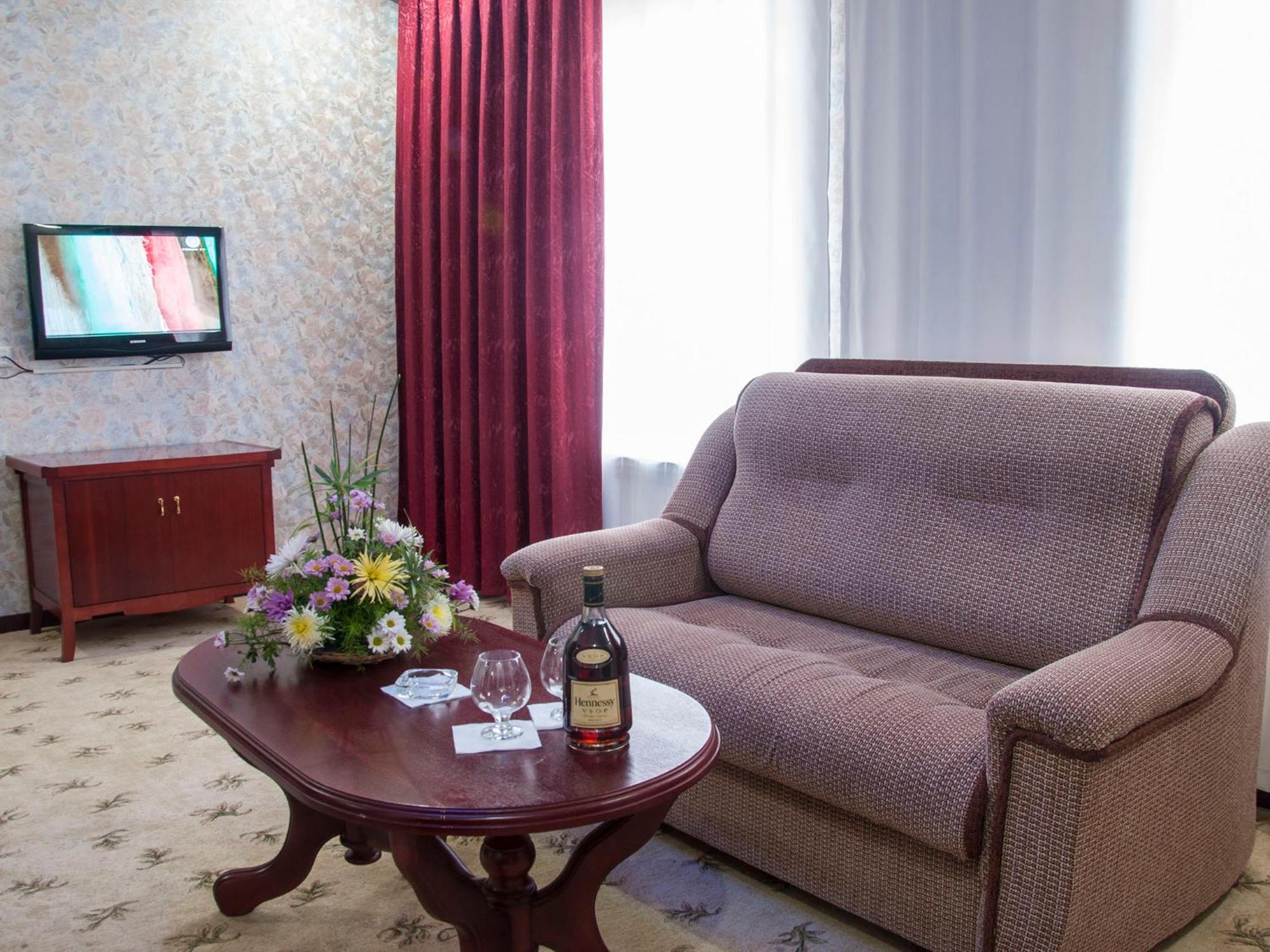 Golden Valley Hotel Tashkent Exterior photo